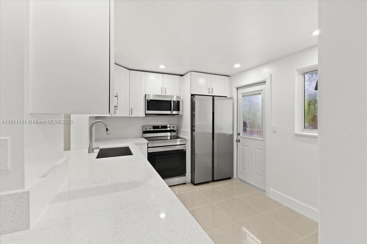 MEADOWBROOK TOWERS CONDO - Residential