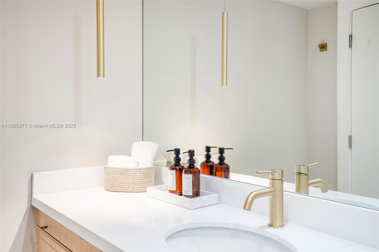 RONEY PALACE CONDO - Residential Lease