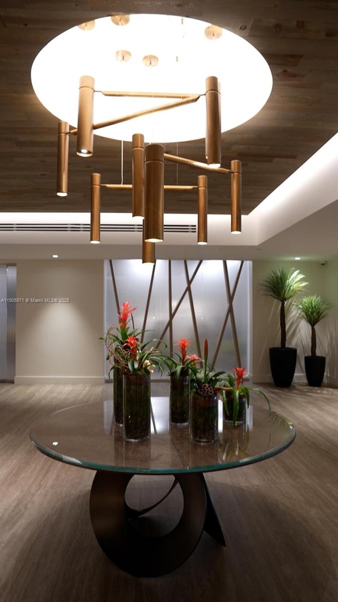 RONEY PALACE CONDO - Residential Lease