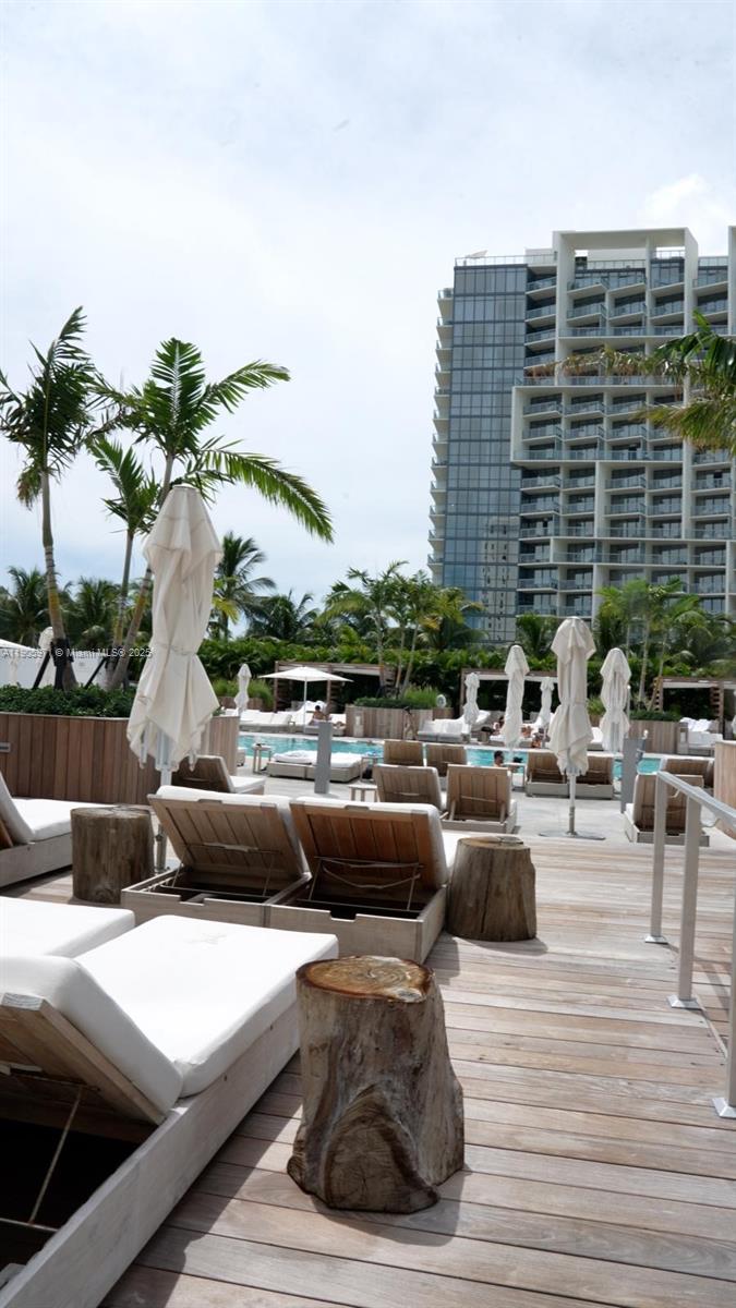 RONEY PALACE CONDO - Residential Lease