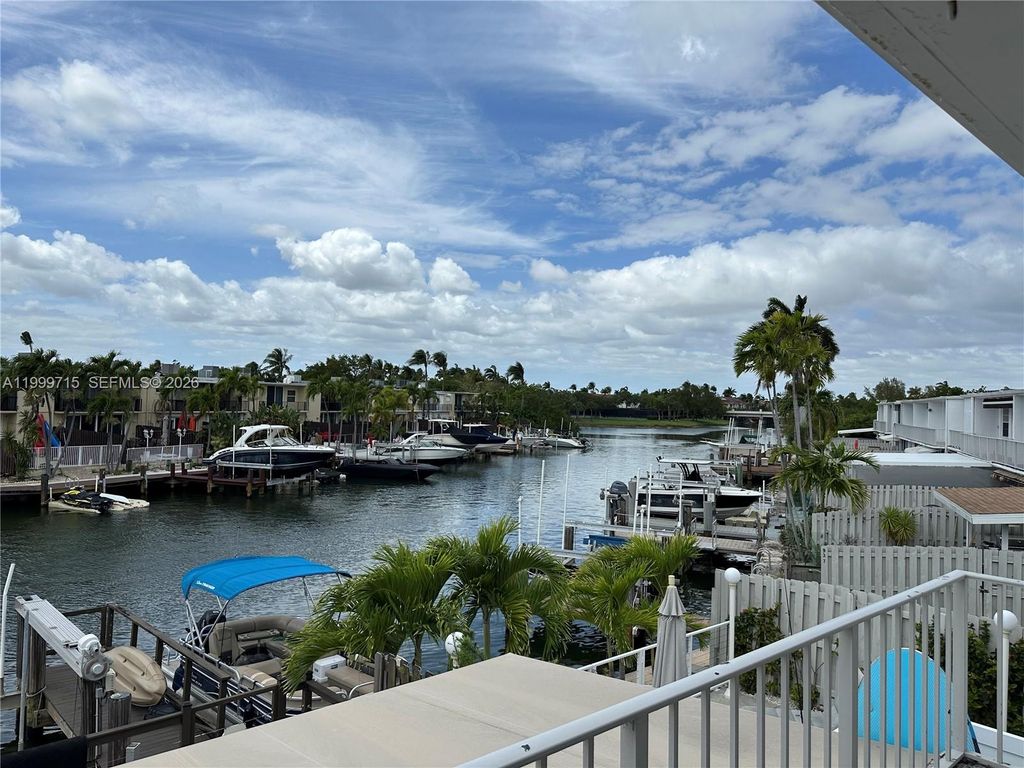 Photo of 925 NE 26th Ave #925, Hallandale Beach, FL 33009 (MLS # A11999715)