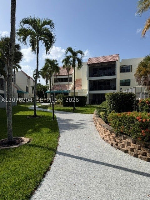 303 Racquet Club Rd 309, Weston FL 33326