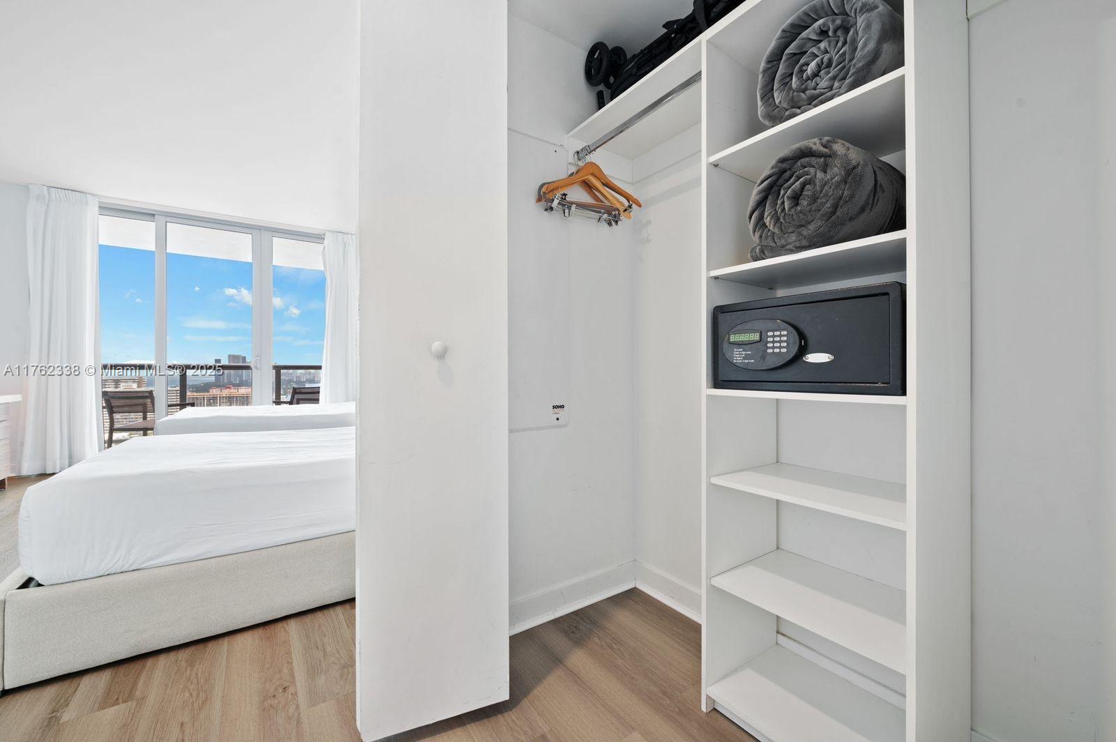 BEACHWALK CONDOMINIUM - Residential