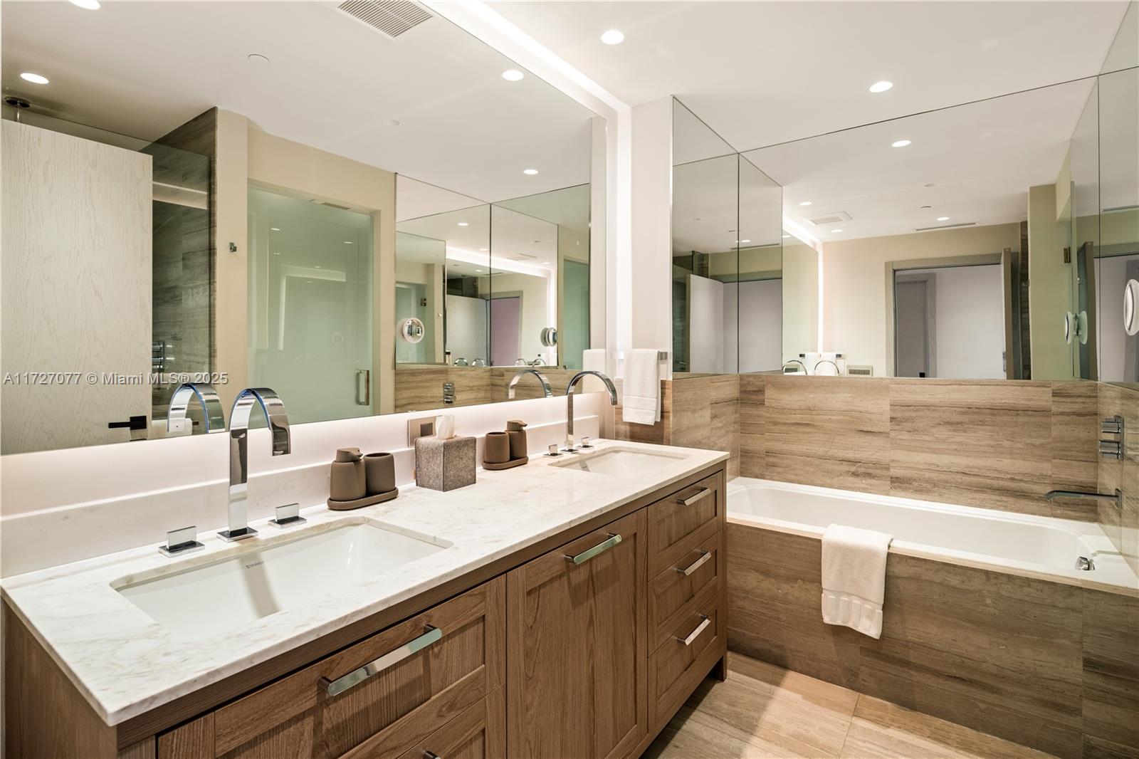 OCEANA KEY BISCAYNE CONDO - Residential