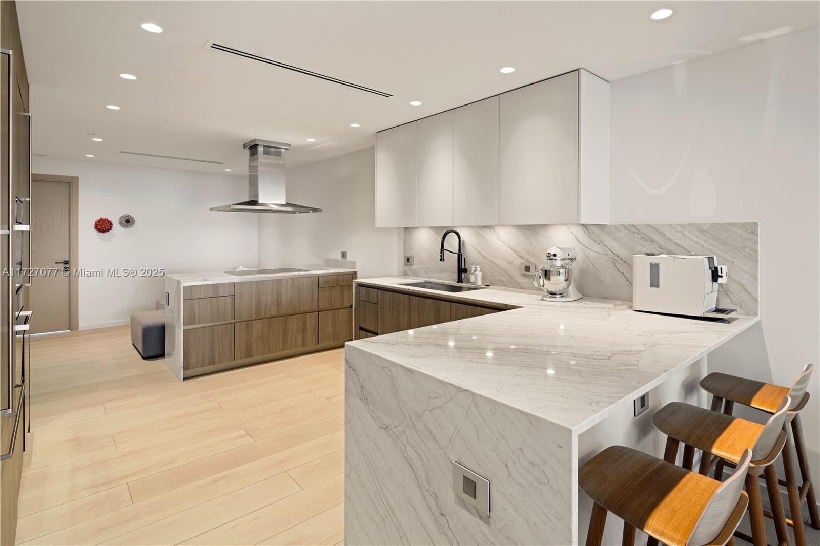 OCEANA KEY BISCAYNE CONDO - Residential