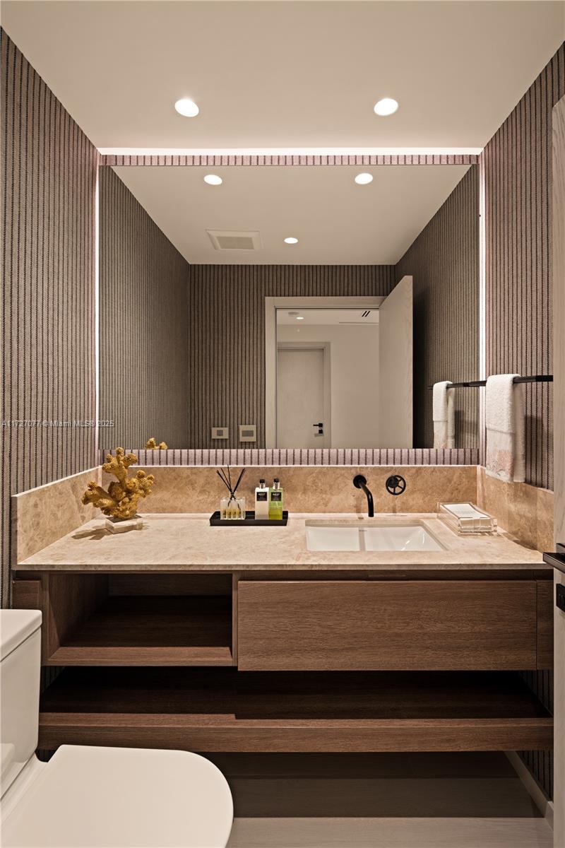 OCEANA KEY BISCAYNE CONDO - Residential