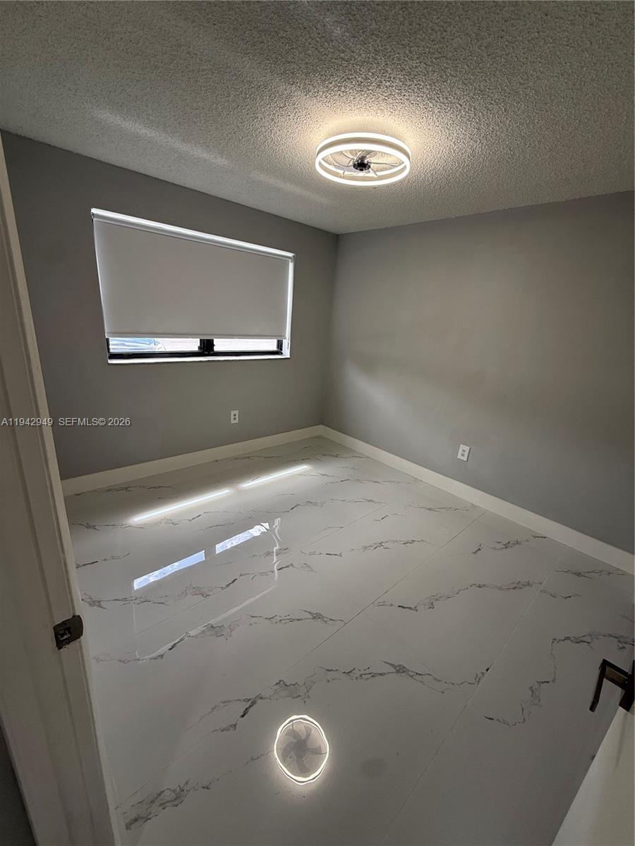 VILLAS DE VENEZIA CONDO - Residential Lease