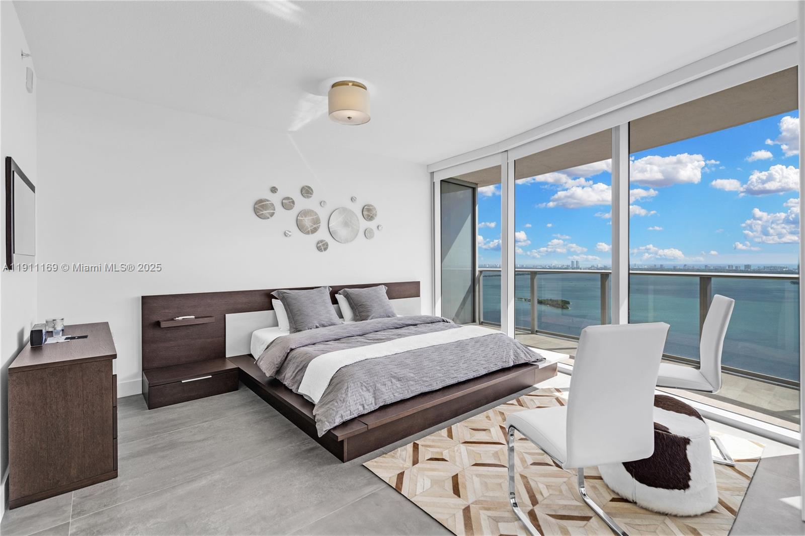 ARIA ON THE BAY CONDO - Residential