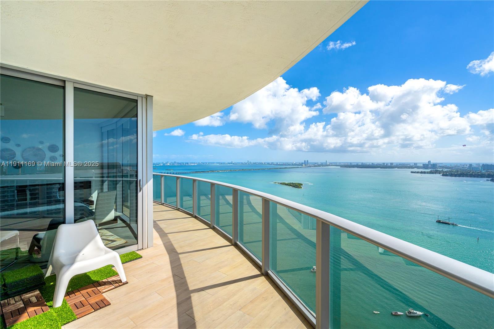 ARIA ON THE BAY CONDO - Residential