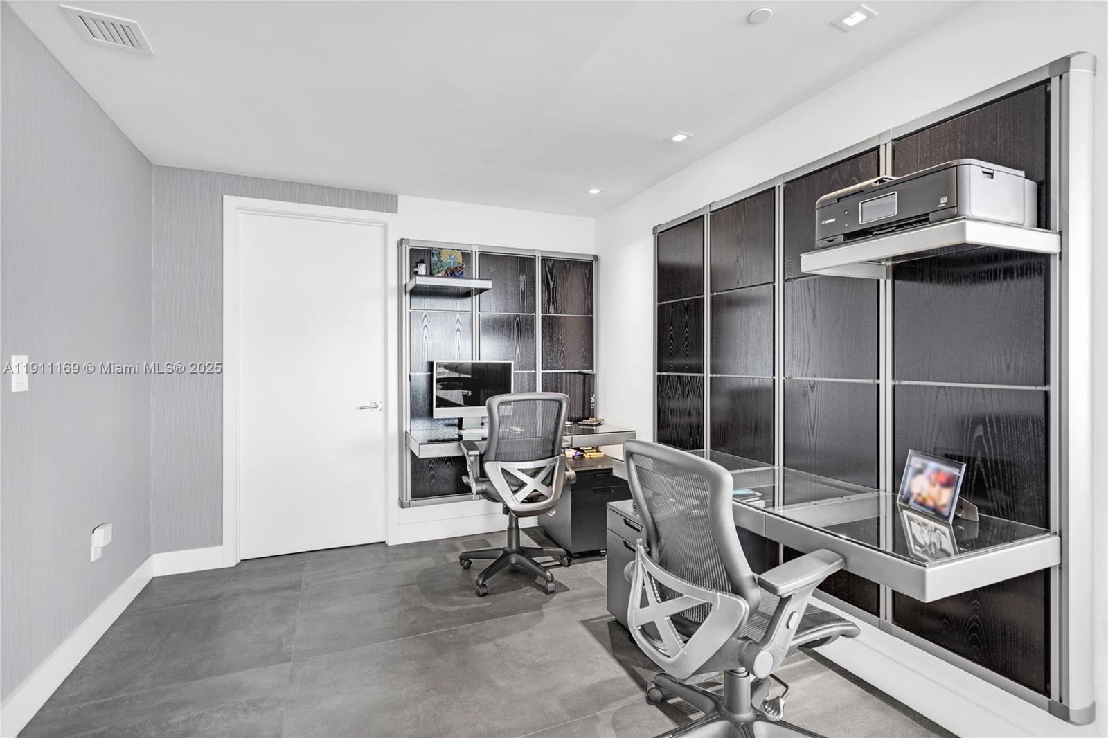 ARIA ON THE BAY CONDO - Residential