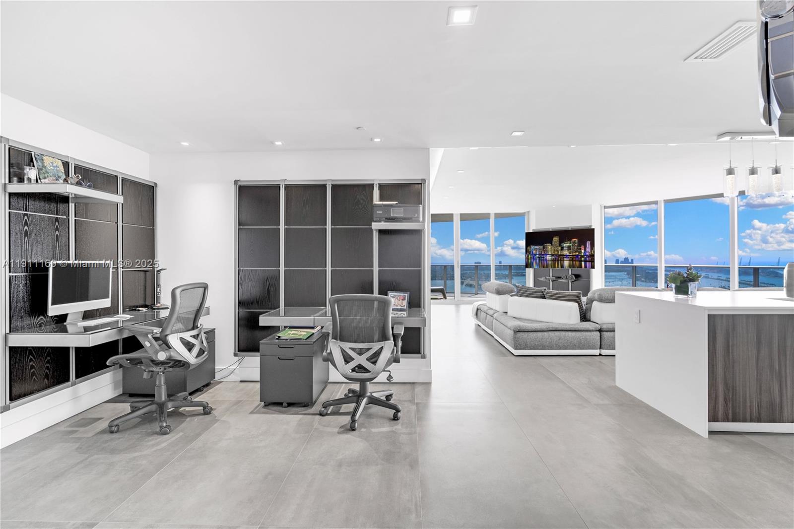 ARIA ON THE BAY CONDO - Residential