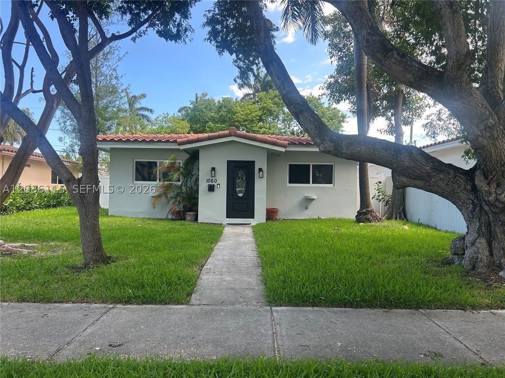 Photo of 1060 Tyler St, Hollywood, FL 33019 (MLS # A12036115)