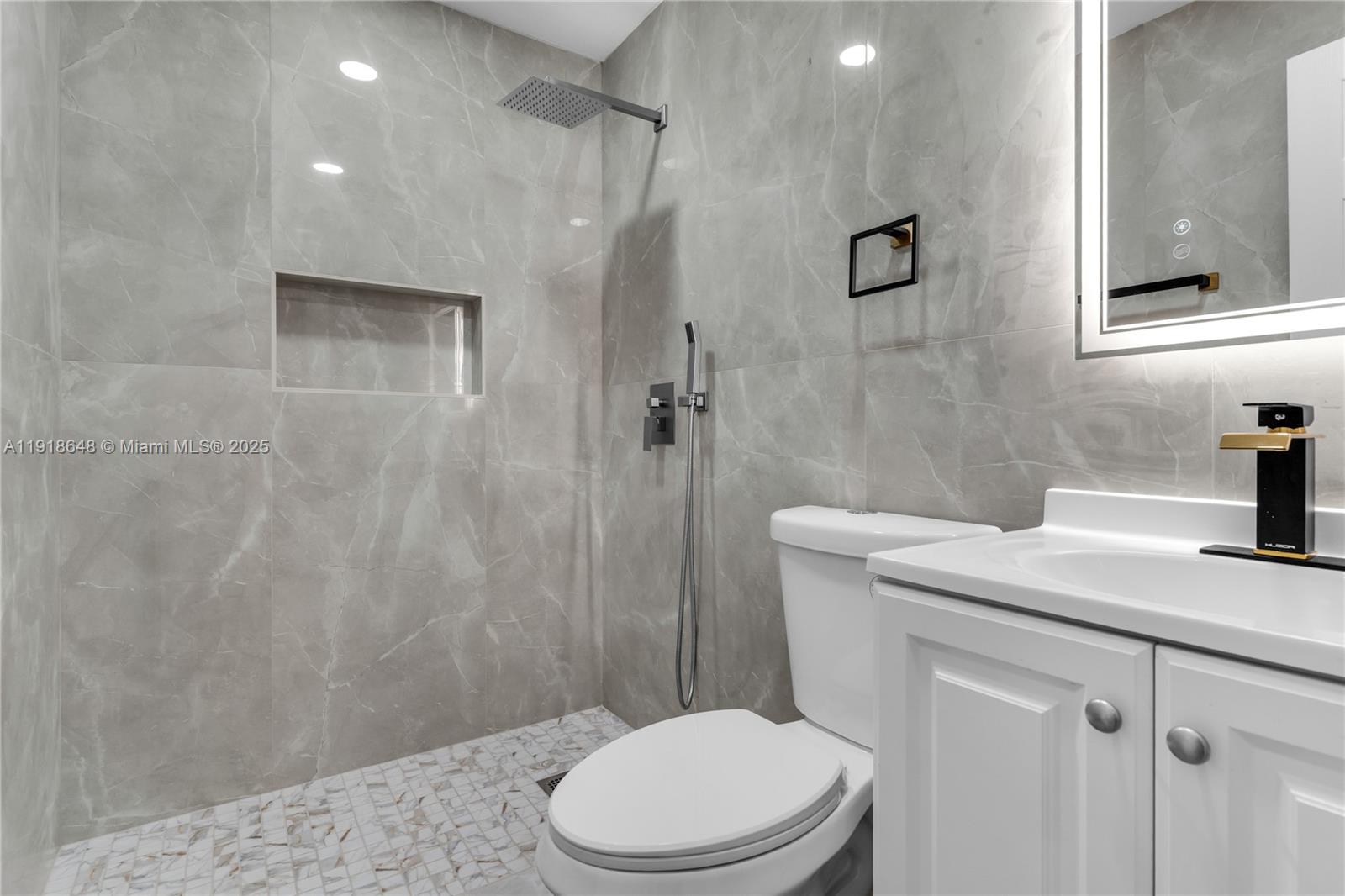 TOWN OF FLORIDA CITY - Residential