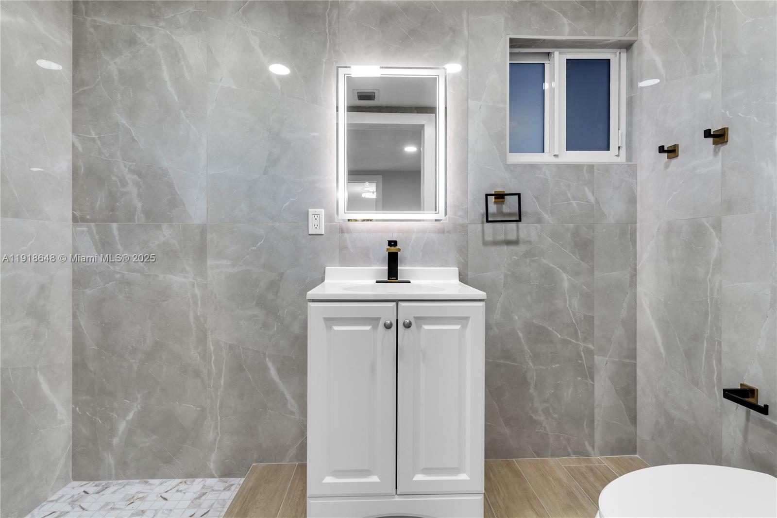 TOWN OF FLORIDA CITY - Residential