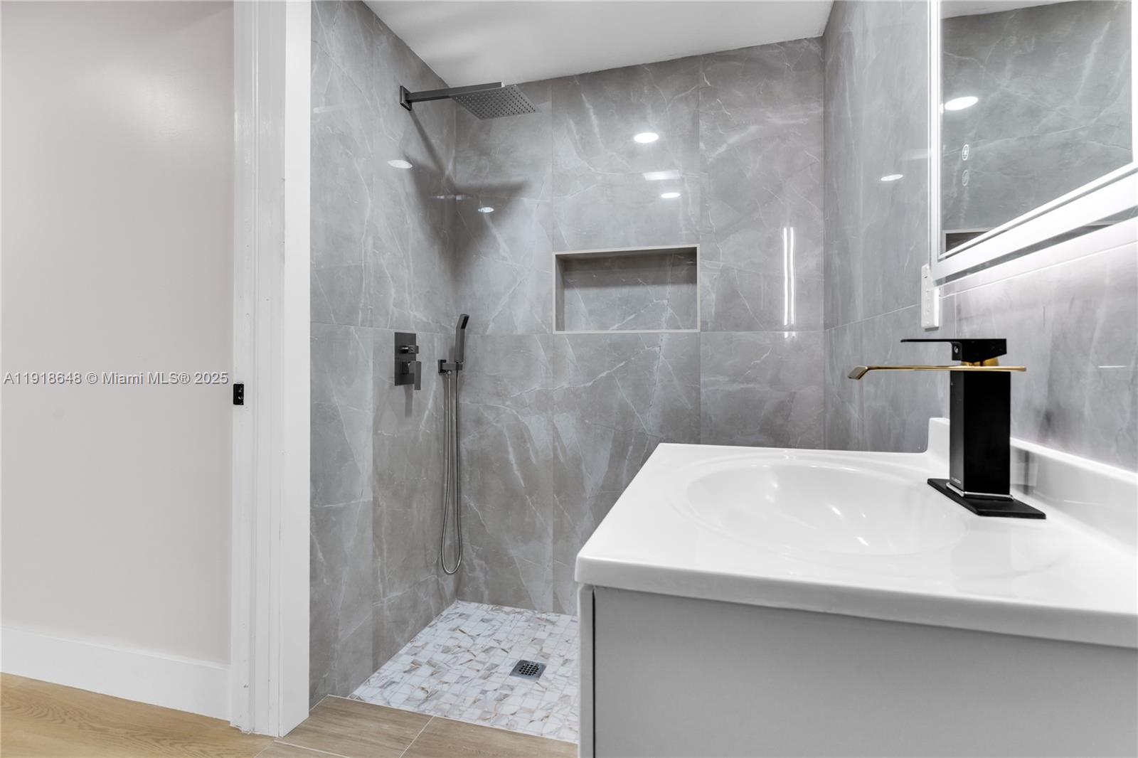 TOWN OF FLORIDA CITY - Residential