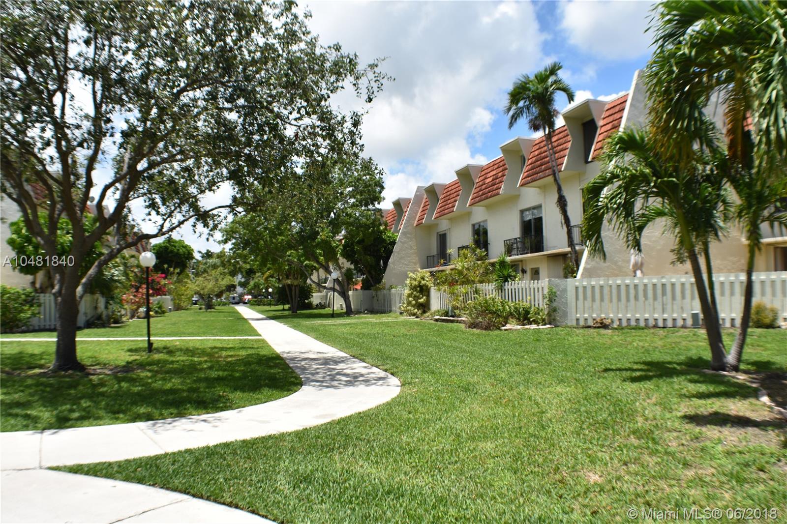 NORTHGATE TOWNHOUSE CONDO - Residential