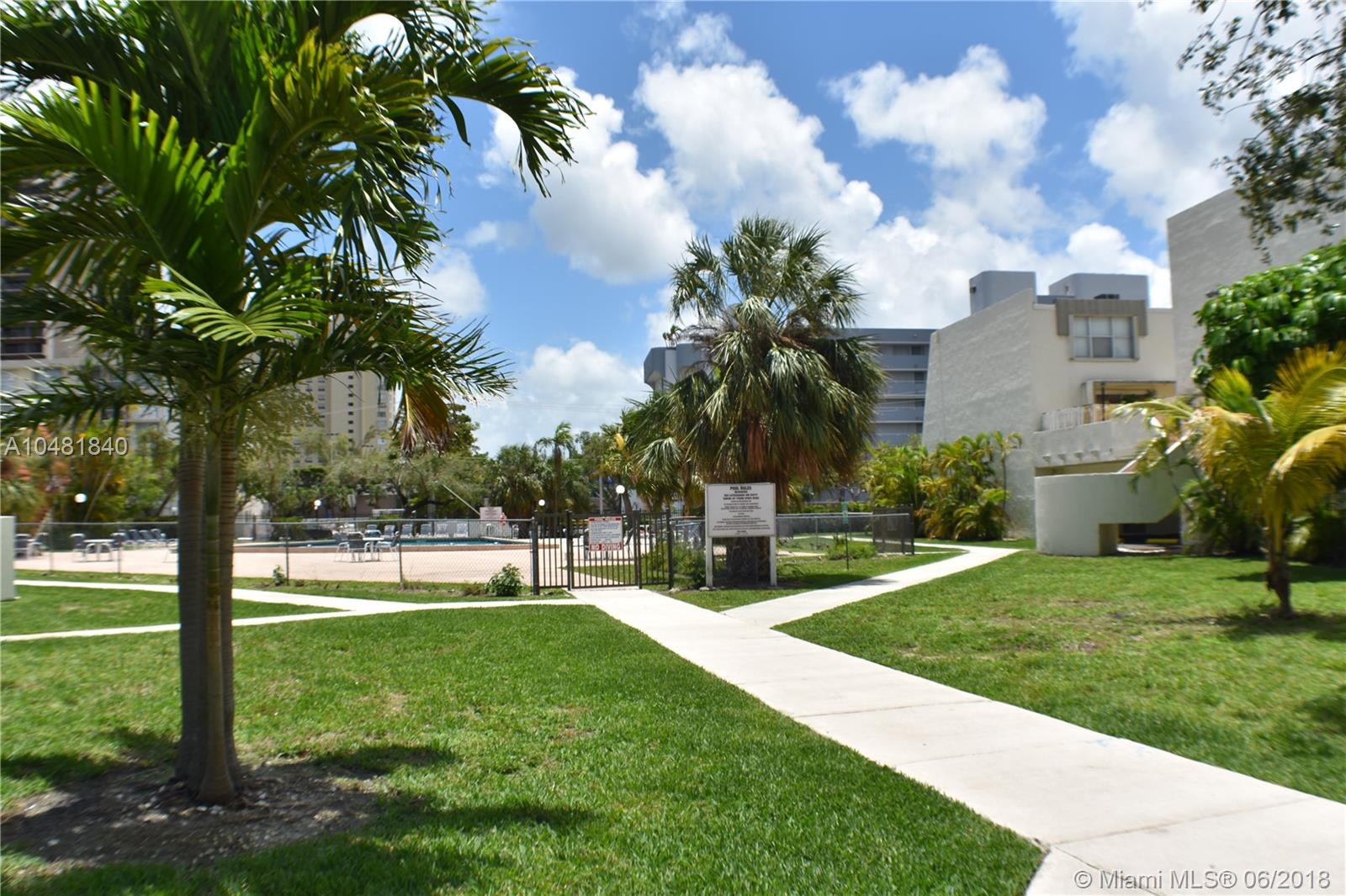 NORTHGATE TOWNHOUSE CONDO - Residential