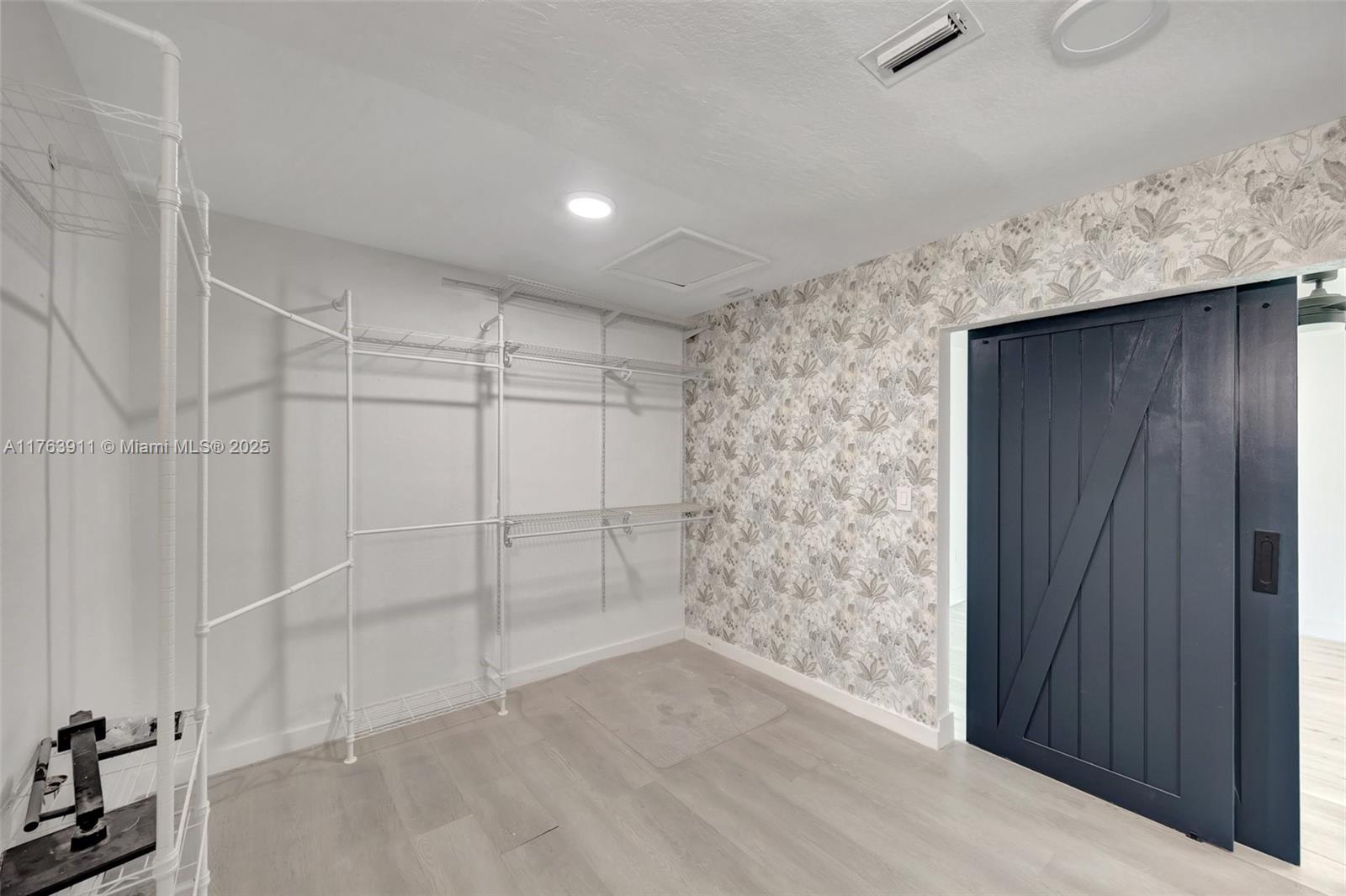 VILLAS OF OLD CUTLER - Residential Lease