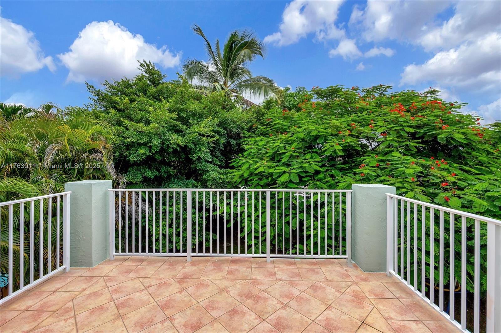 VILLAS OF OLD CUTLER - Residential Lease