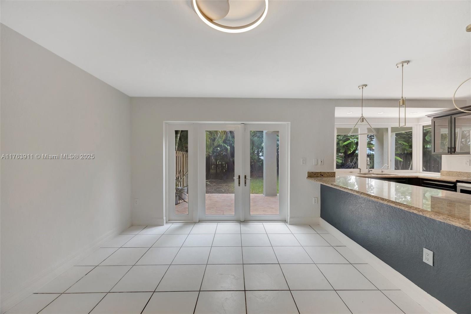 VILLAS OF OLD CUTLER - Residential Lease
