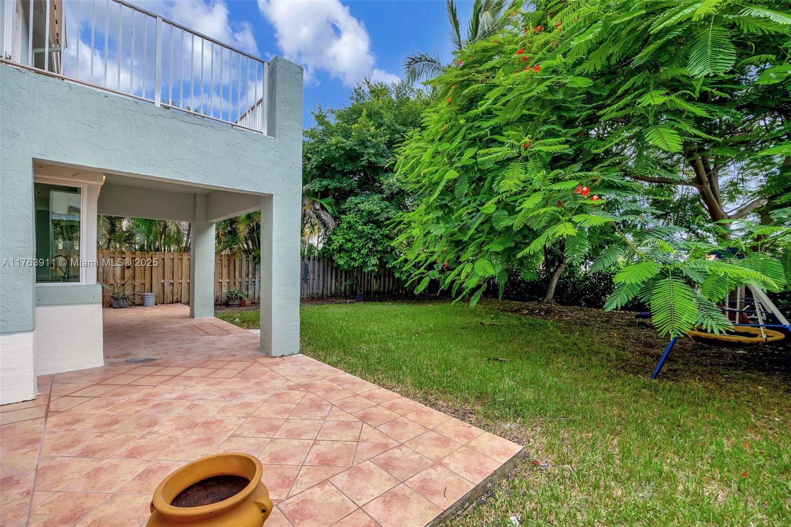 VILLAS OF OLD CUTLER - Residential Lease