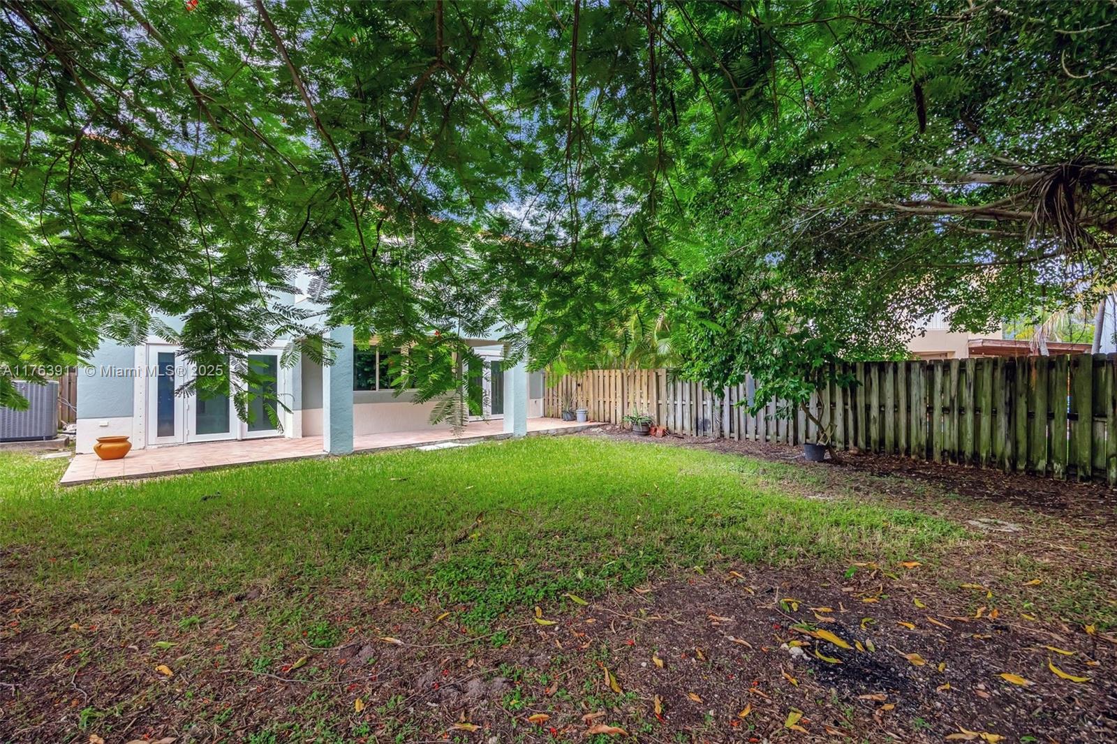 VILLAS OF OLD CUTLER - Residential Lease