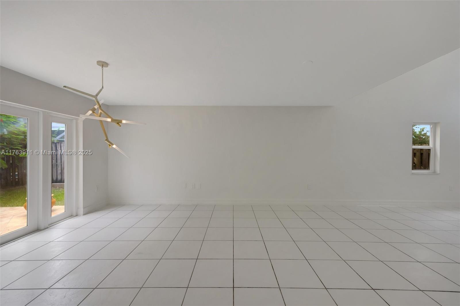VILLAS OF OLD CUTLER - Residential Lease
