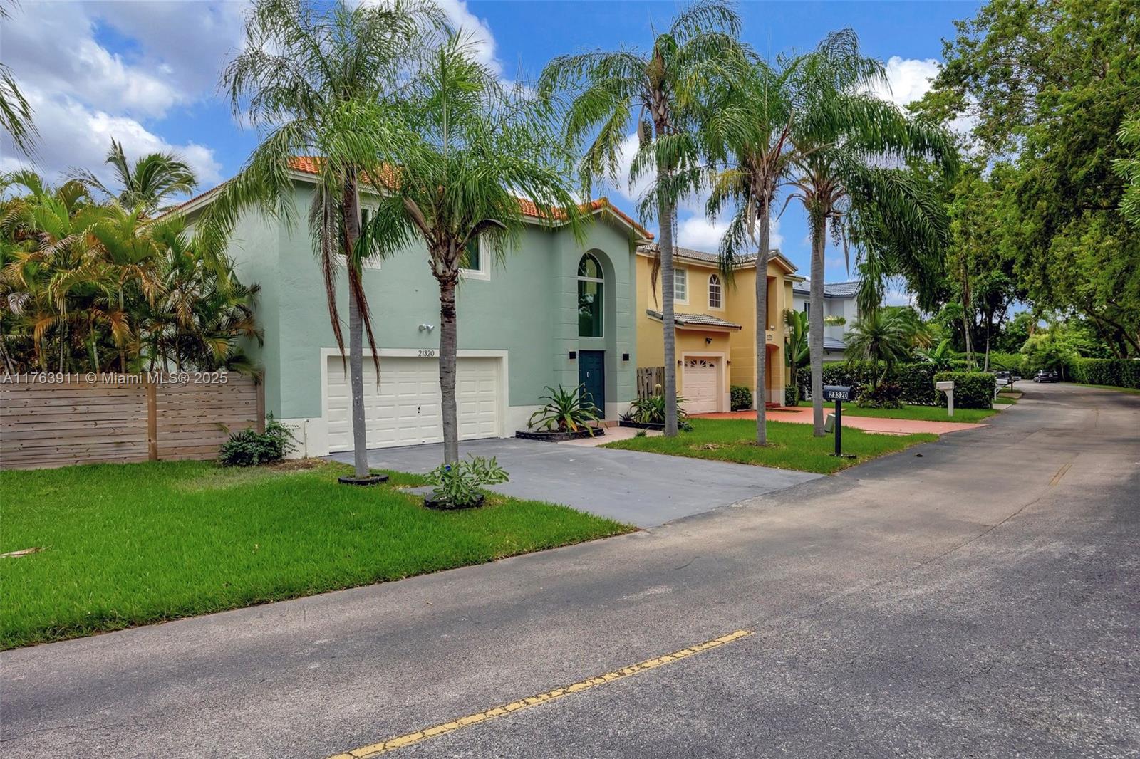 VILLAS OF OLD CUTLER - Residential Lease