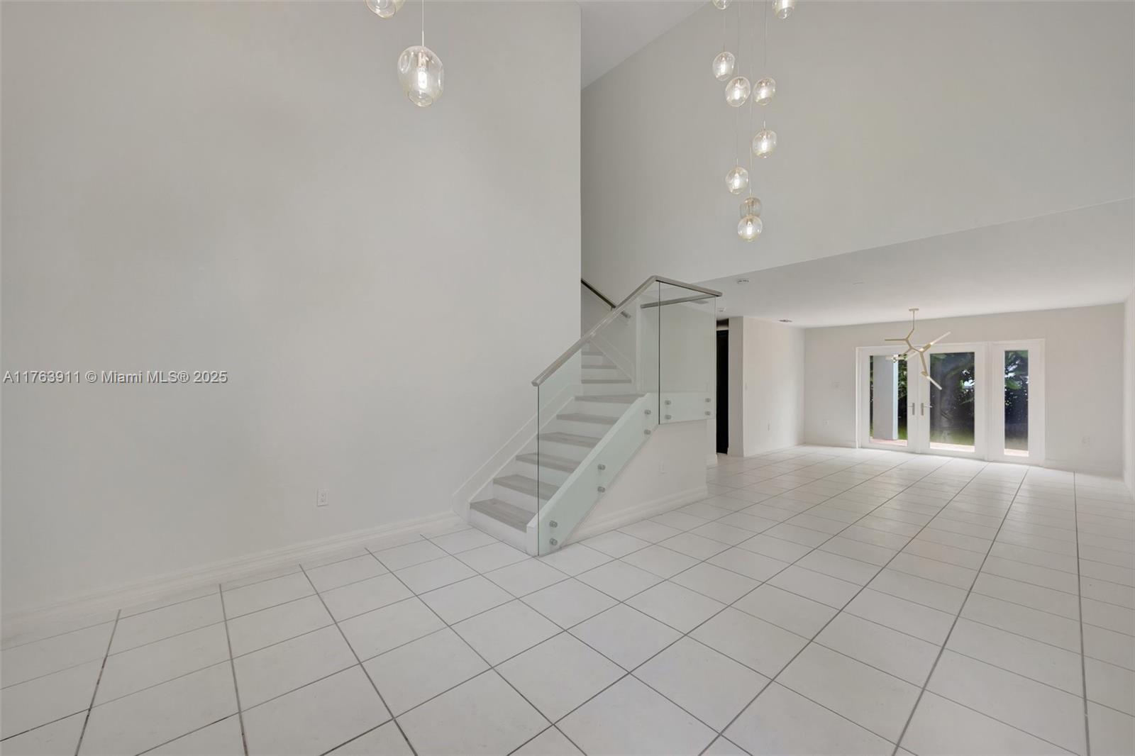 VILLAS OF OLD CUTLER - Residential Lease