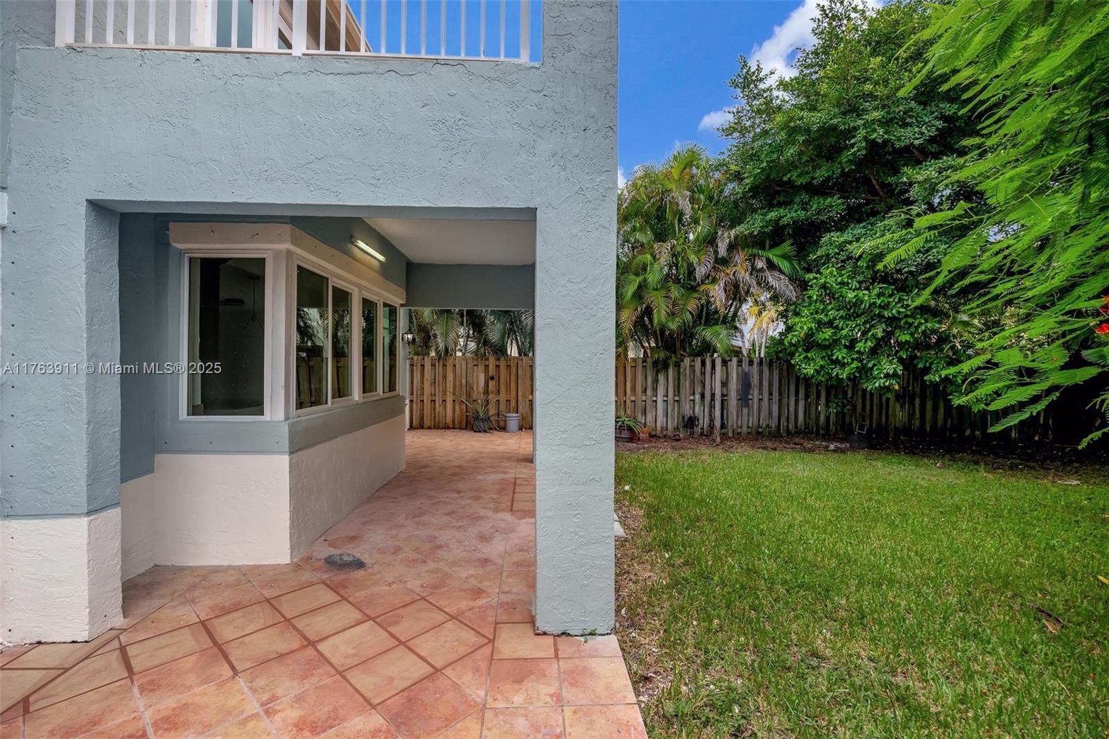 VILLAS OF OLD CUTLER - Residential Lease