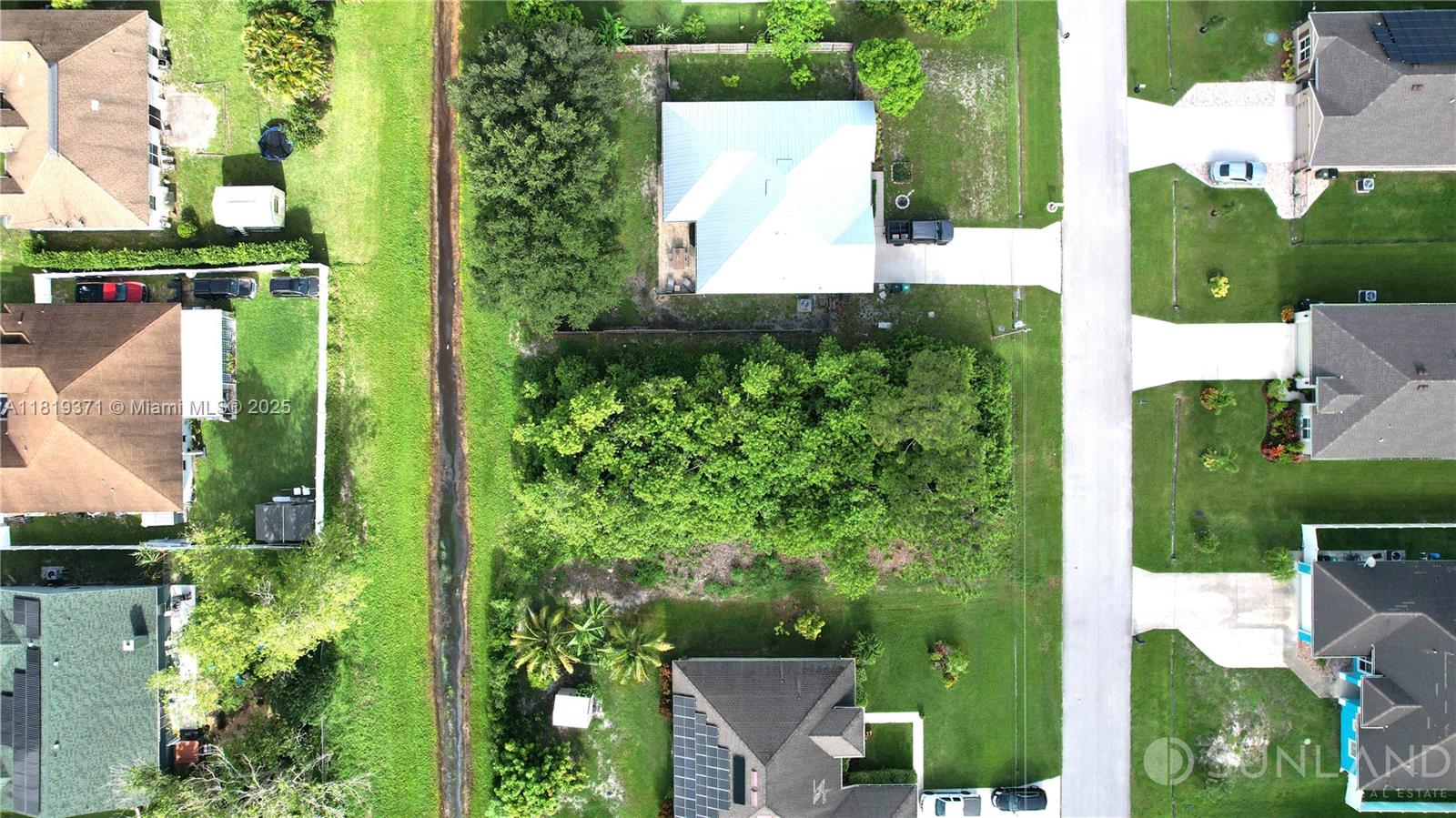 1574 Hackensack Ave, Port St. Lucie, FL, 34953/$190,000 4 1574 Hackensack Ave