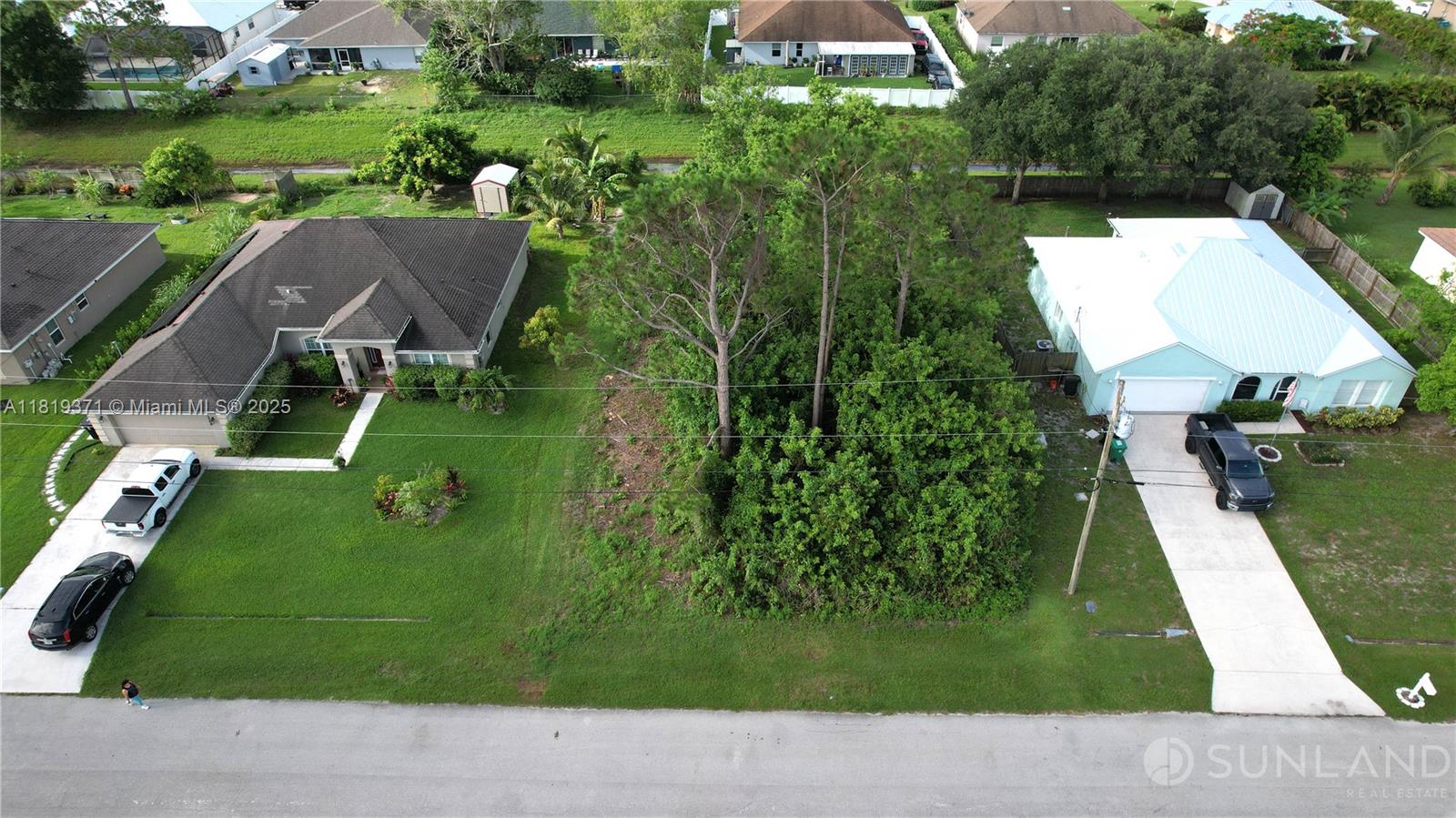 1574 Hackensack Ave, Port St. Lucie, FL, 34953/$190,000 2 1574 Hackensack Ave