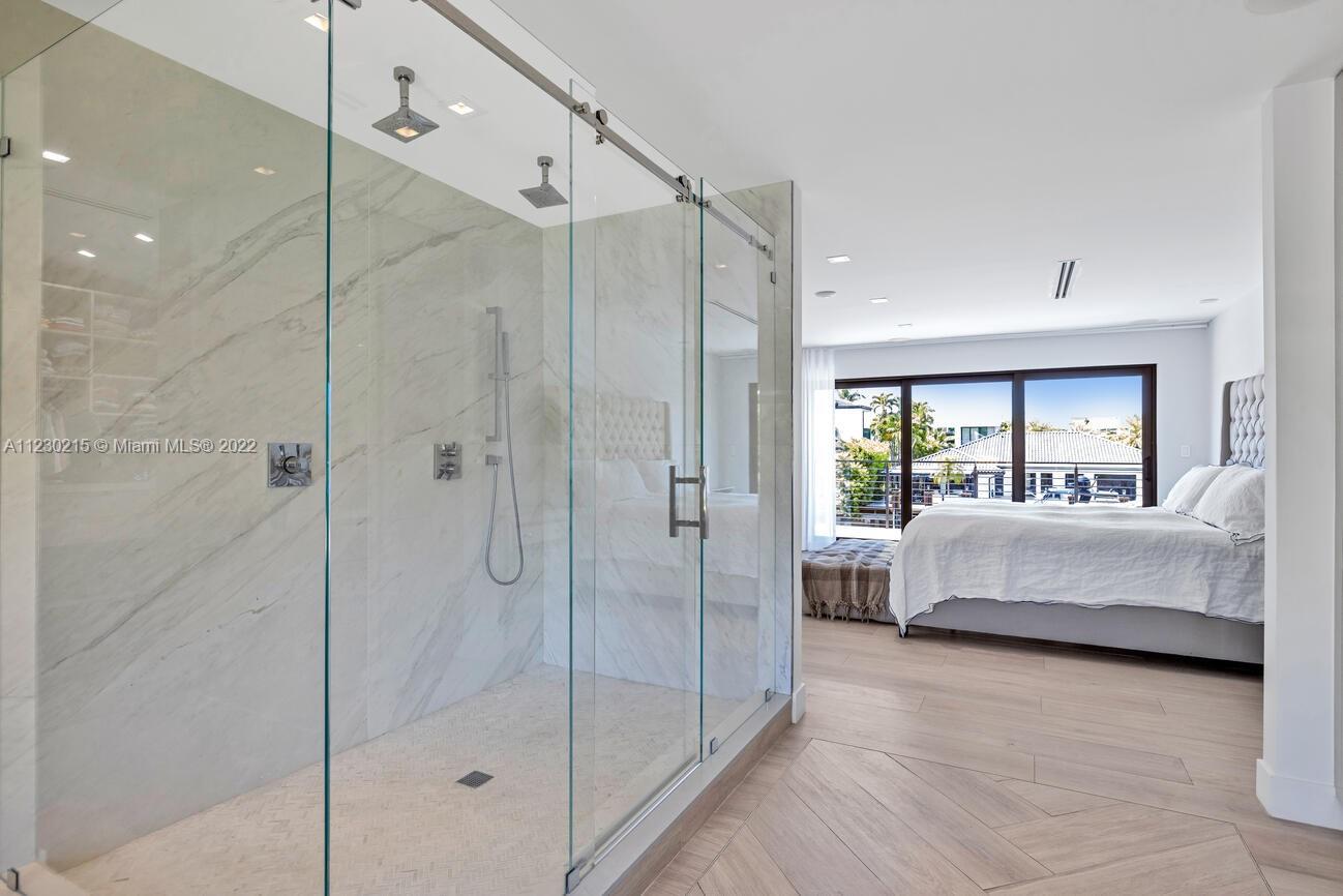 EASTERN SHORES 1ST ADDN - Residential