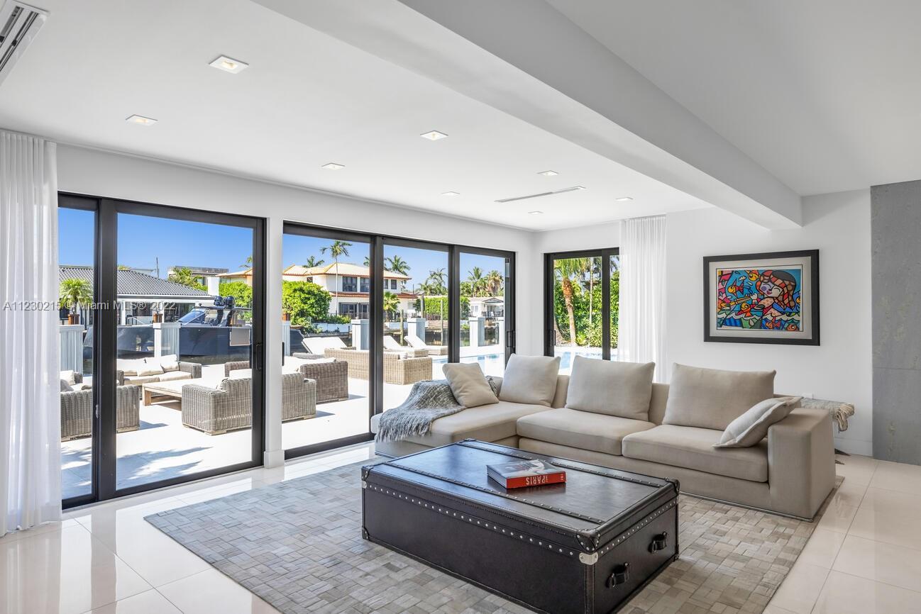 EASTERN SHORES 1ST ADDN - Residential