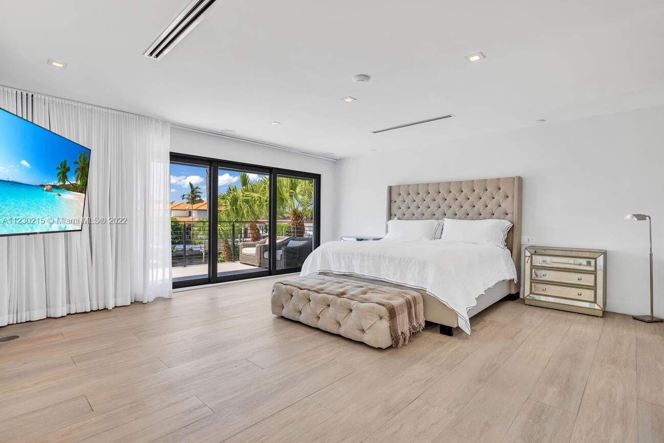 EASTERN SHORES 1ST ADDN - Residential