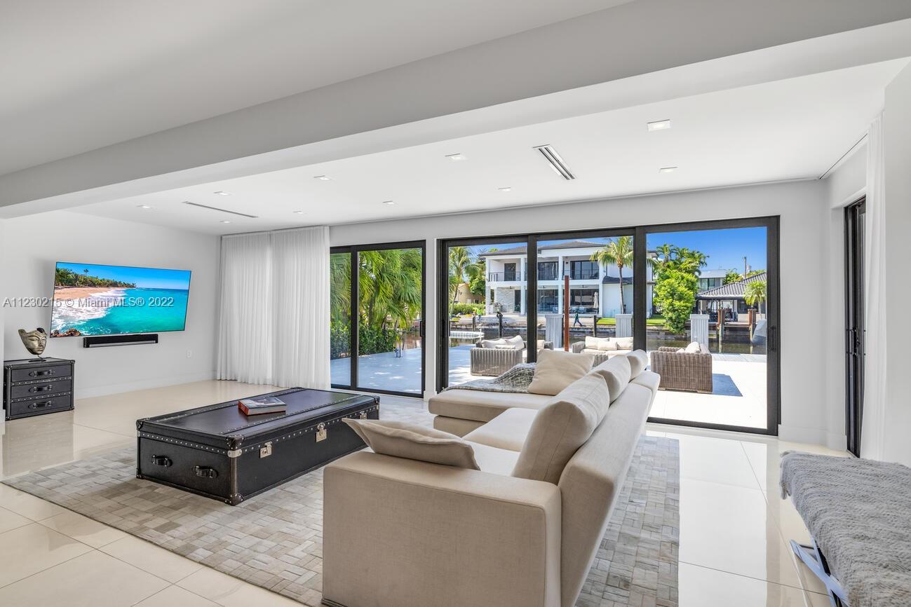 EASTERN SHORES 1ST ADDN - Residential