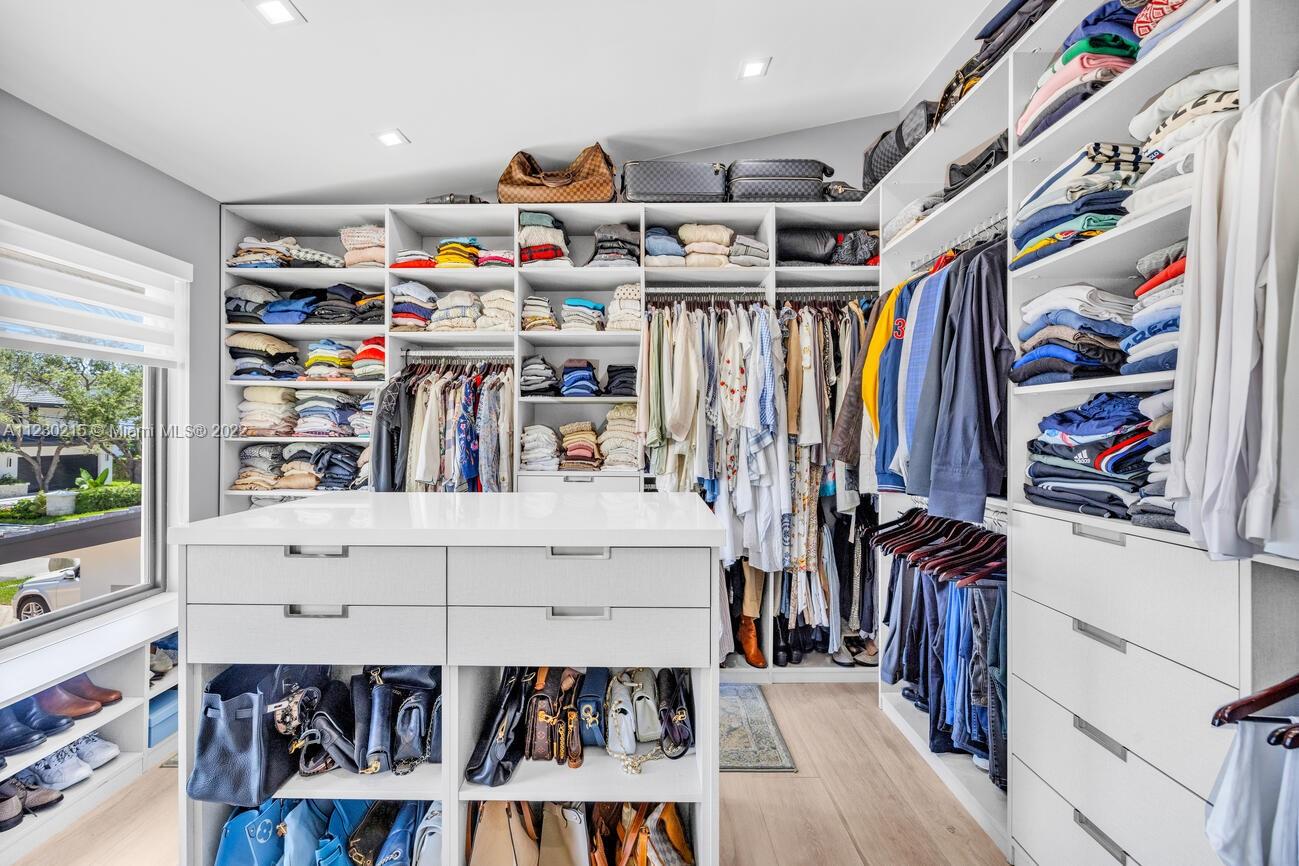 EASTERN SHORES 1ST ADDN - Residential