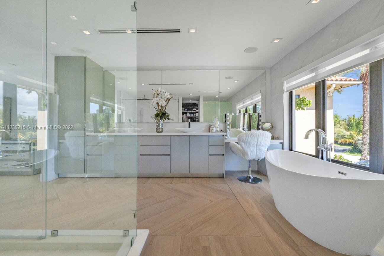 EASTERN SHORES 1ST ADDN - Residential