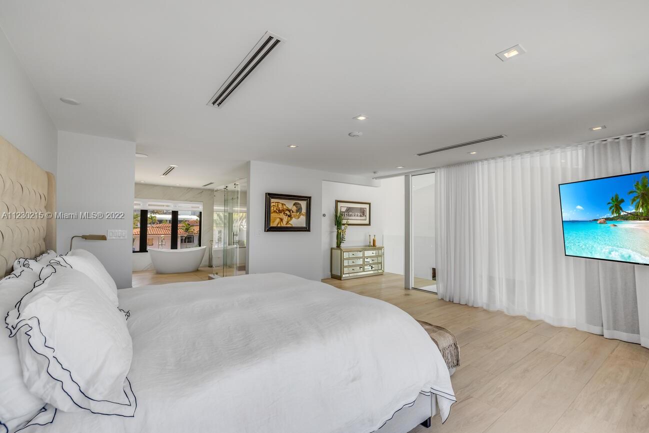 EASTERN SHORES 1ST ADDN - Residential