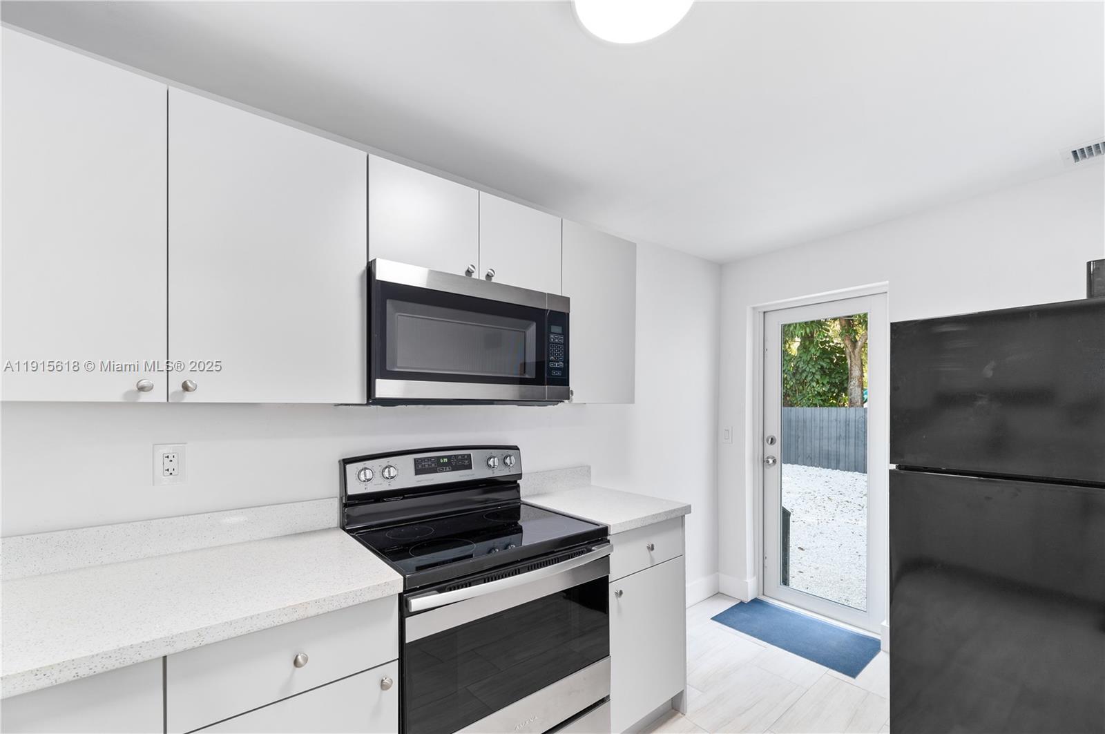 DE CARLO MANOR - Residential