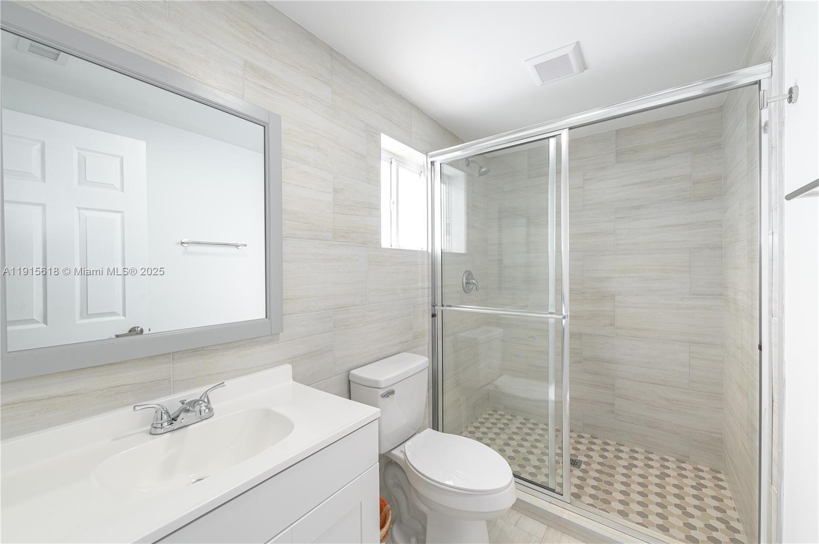 DE CARLO MANOR - Residential