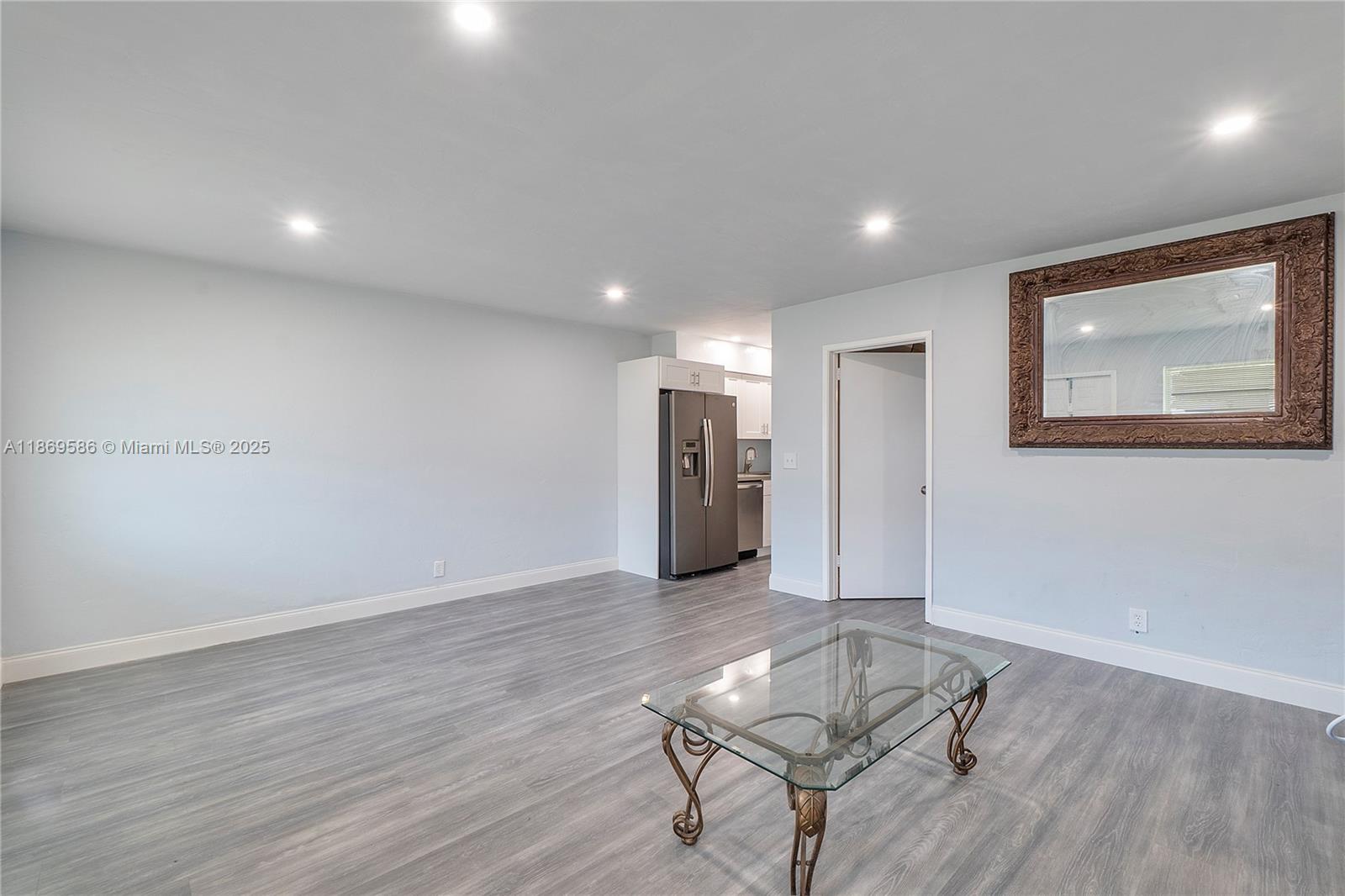 2901 Polk St 5