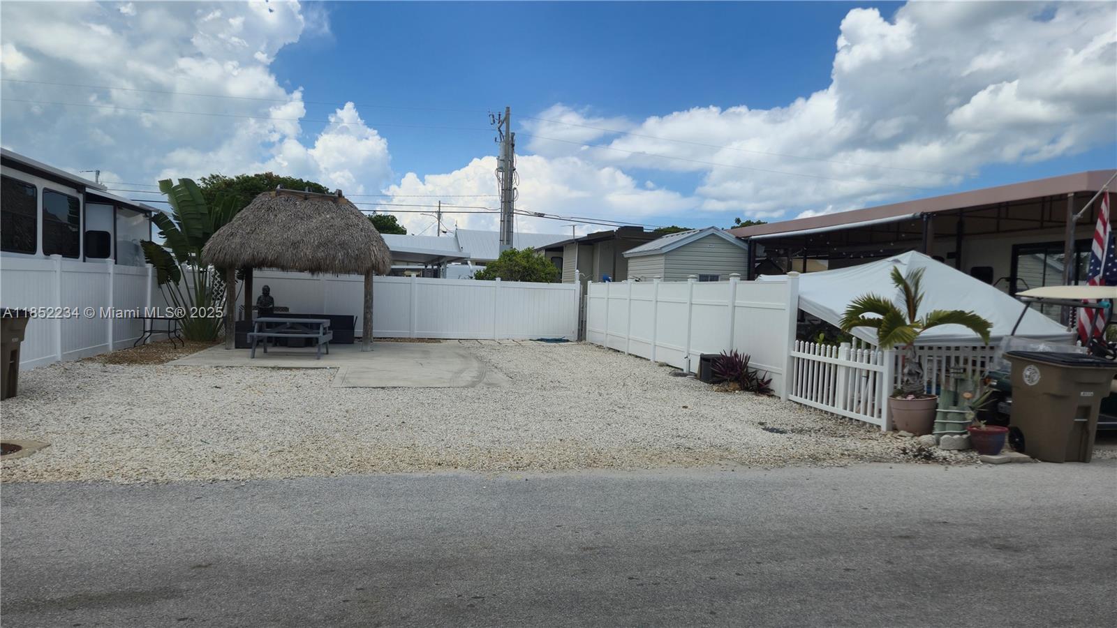 CALUSA CAMPGROUND - Land