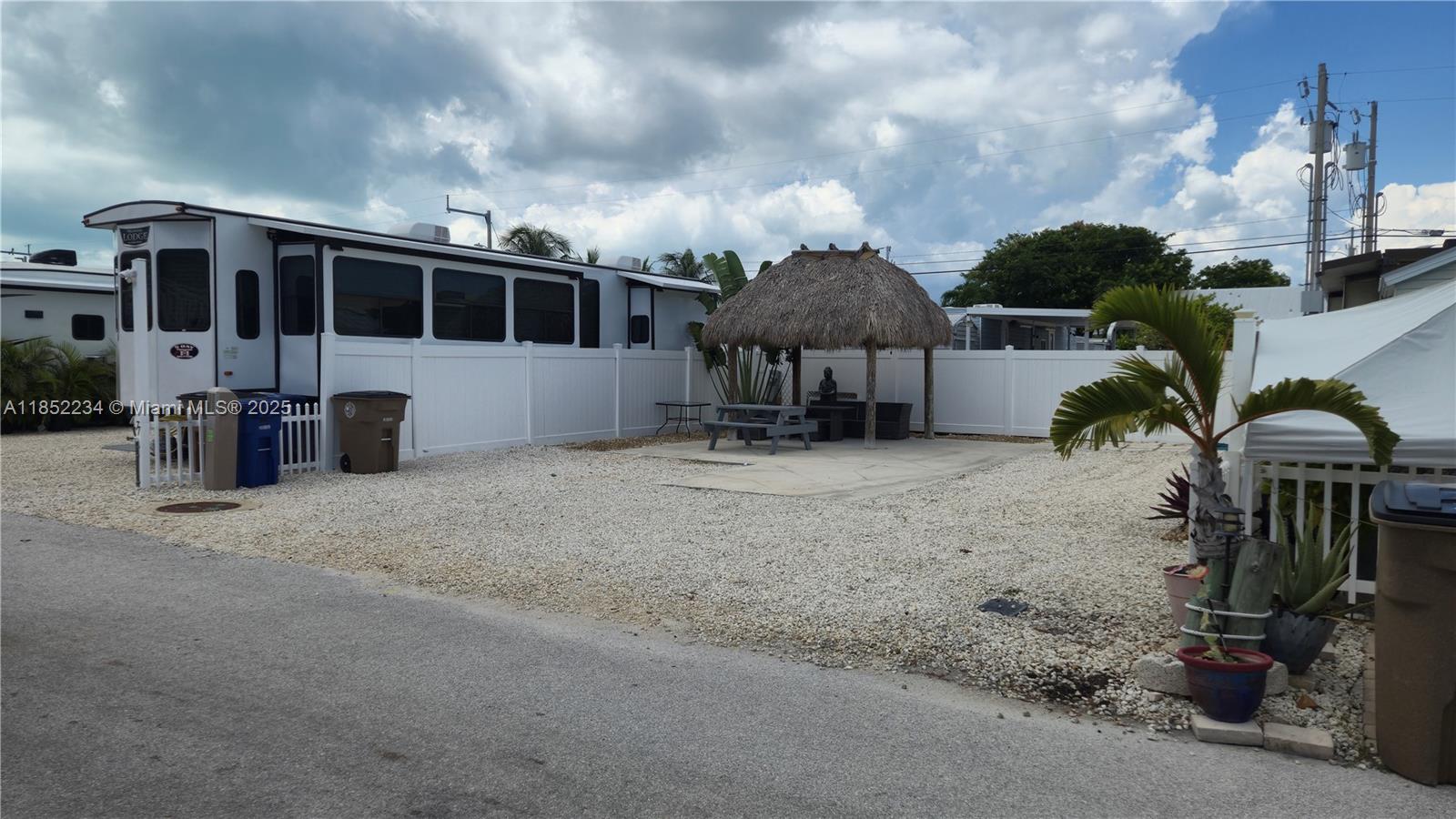 CALUSA CAMPGROUND - Land