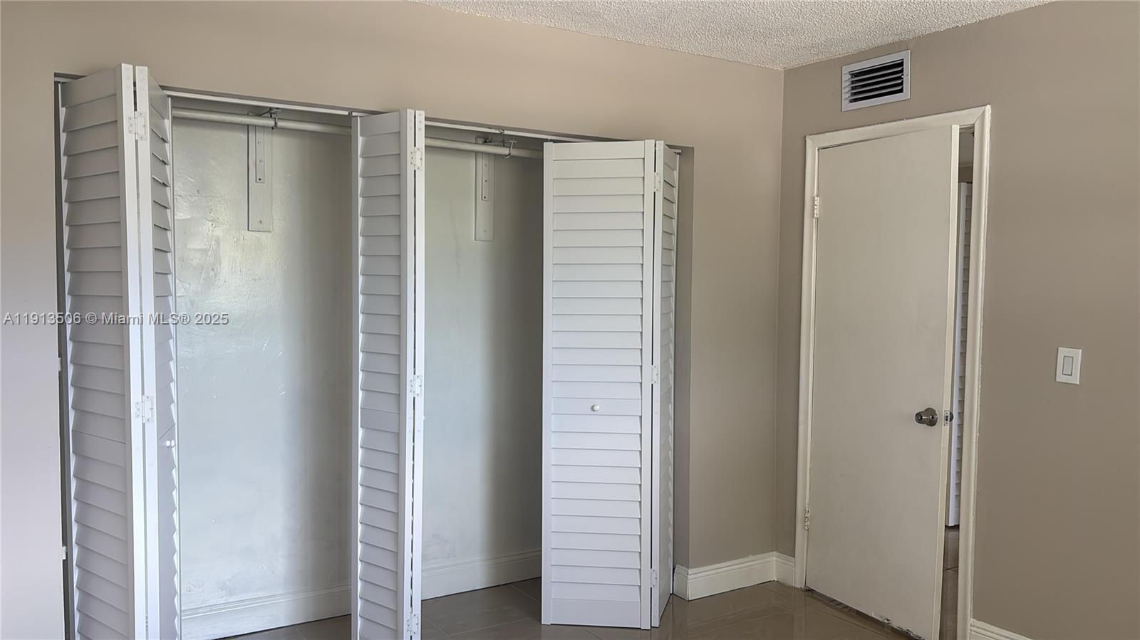 TROPICAL TERRACE CONDO - Residential Lease