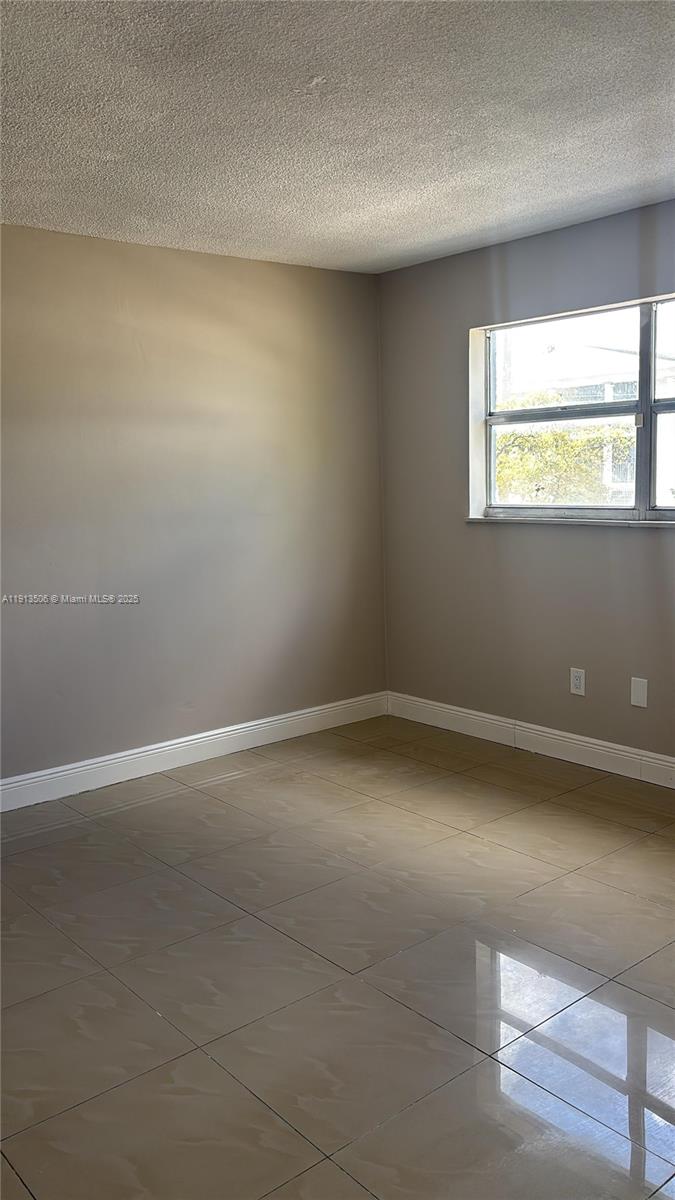 TROPICAL TERRACE CONDO - Residential Lease