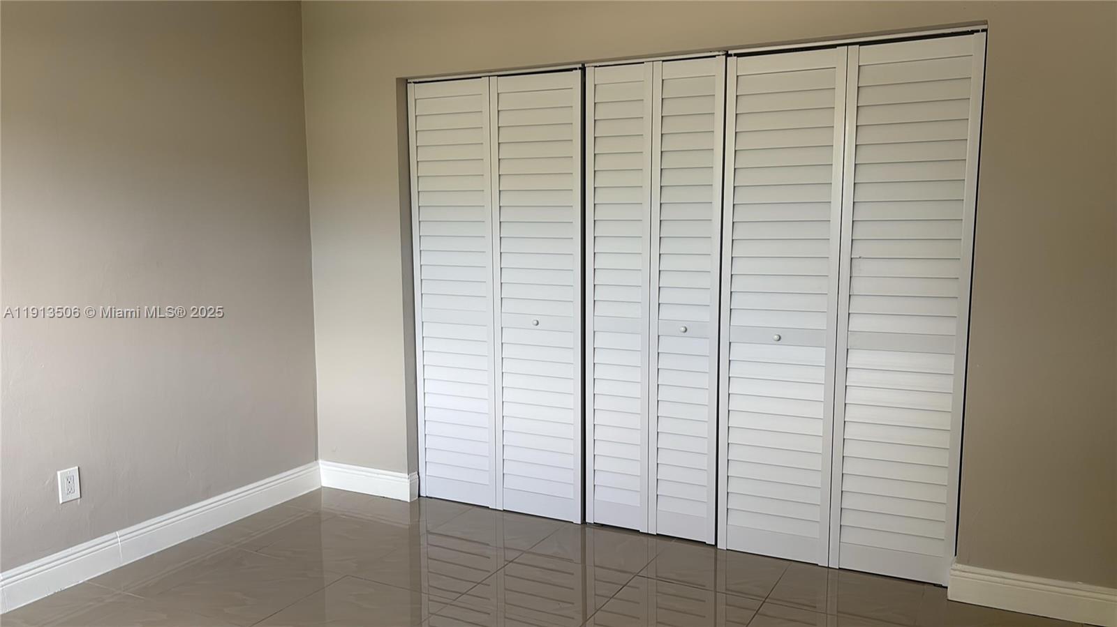 TROPICAL TERRACE CONDO - Residential Lease