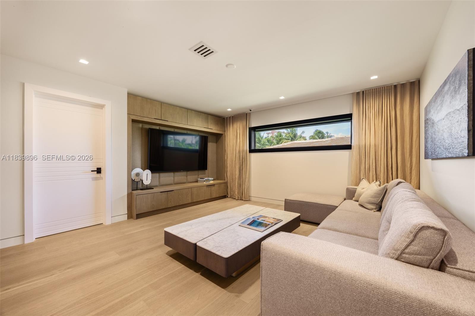 GOLDEN ISLES SEC D REPLAT - Residential