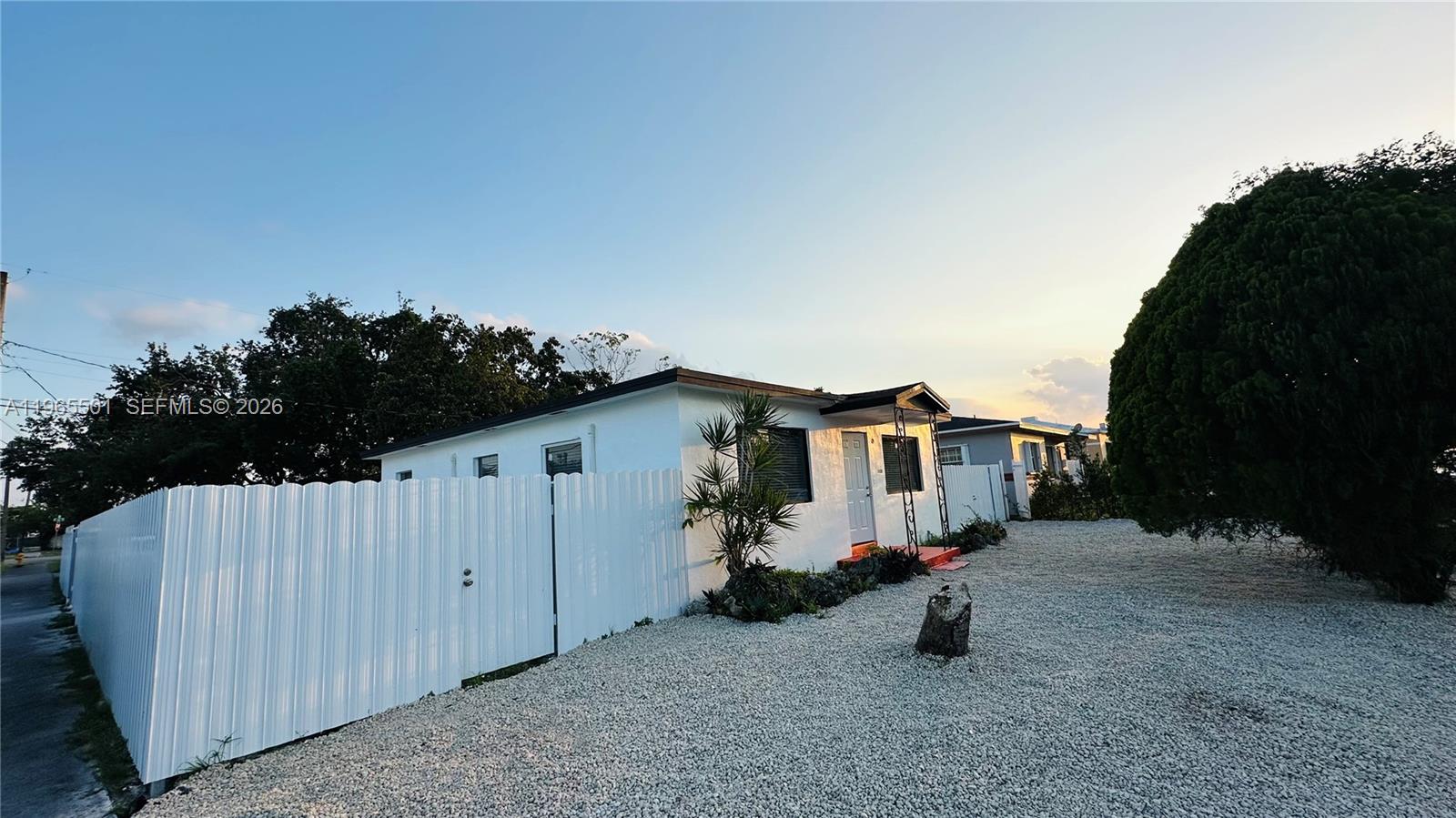 STEPHEN MANOR - Residential