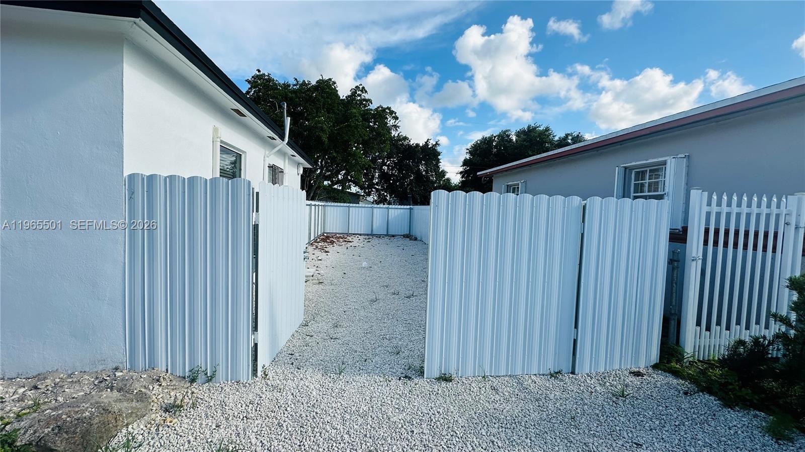 STEPHEN MANOR - Residential